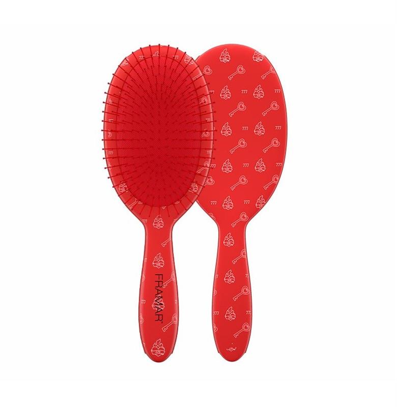 GET LUCKY - DETANGLE BRUSH - CHARM